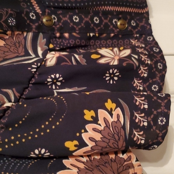 Sienna Sky Women's Button Down Black Floral Peplum Top Size XS - Picture 4 of 8